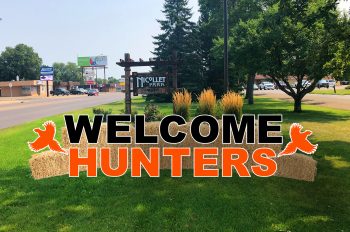 Rooster Rush Welcome Hunters Sign